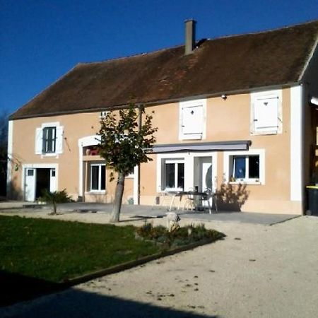 Chambre D'Hotes Bleigny-le-Carreau Exteriör bild